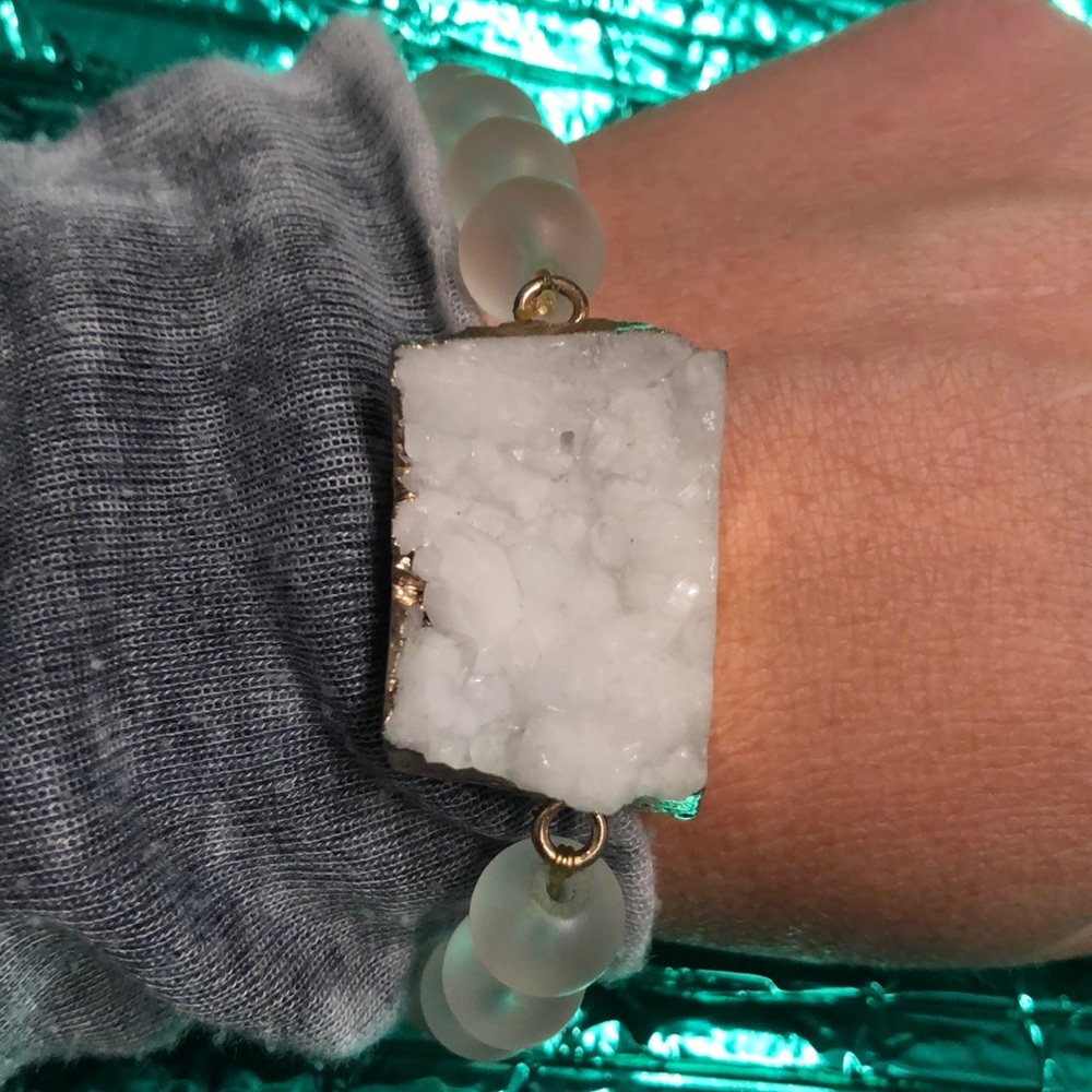 2 Bracelets ❤️💚❤️💚 - Picture 3 of 4